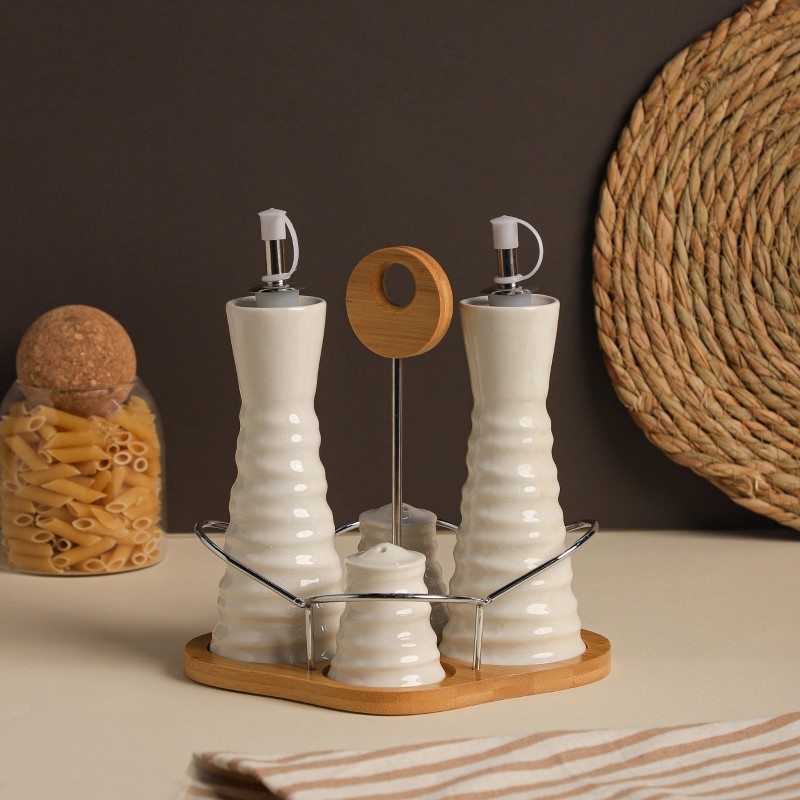 Set Huile & Vinaigre en Céramique avec Support Bois – 4 Pièces Set Huile & Vinaigre en Céramique avec Support Bois – 4 Pièces