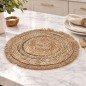 Sous-Plat Rond en Fibre Naturelle Tressée avec Franges 36 cm Sous-Plat Rond en Fibre Naturelle Tressée avec Franges 36 cm