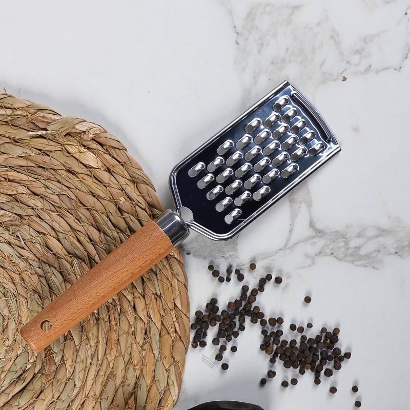 Râpe en Inox avec Manche Bois Râpe en Inox avec Manche Bois